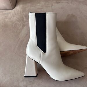 Marc Fisher White Leather Chelsea Ankle Boots Size 7